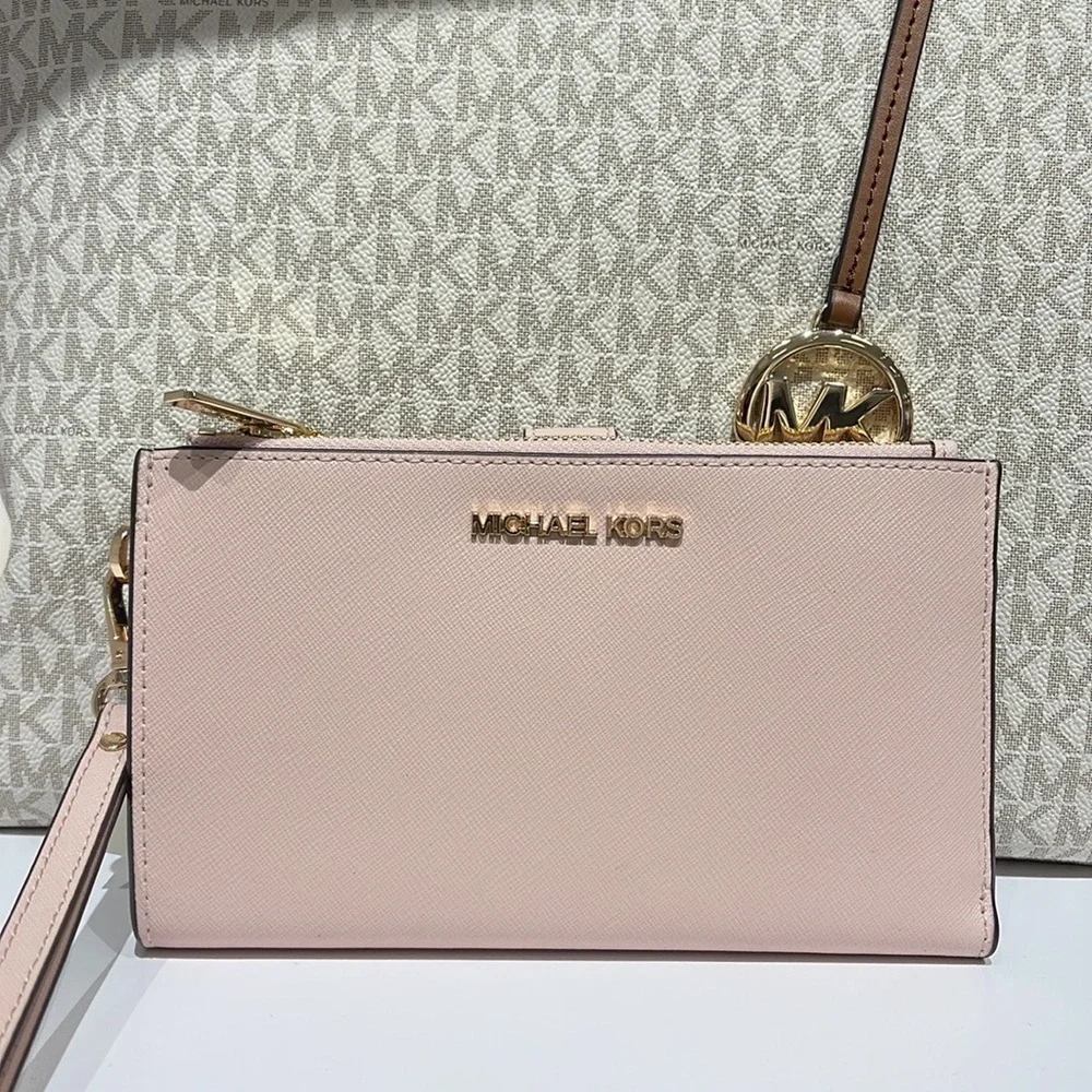 MICHAEL KORS LARGE DOUBLE ZIP WRISTLET WALLET PHONE CASE CLUTCH 
Powder Blush - Picture 16 of 16
